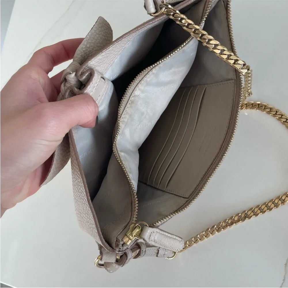 Burberry bag - Picture 3 of 15